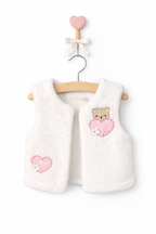 Set 3 piese fetite – pantaloni cu inimioare, bluză „Sweet Heart” si vestă pufoasă 3-9 luni